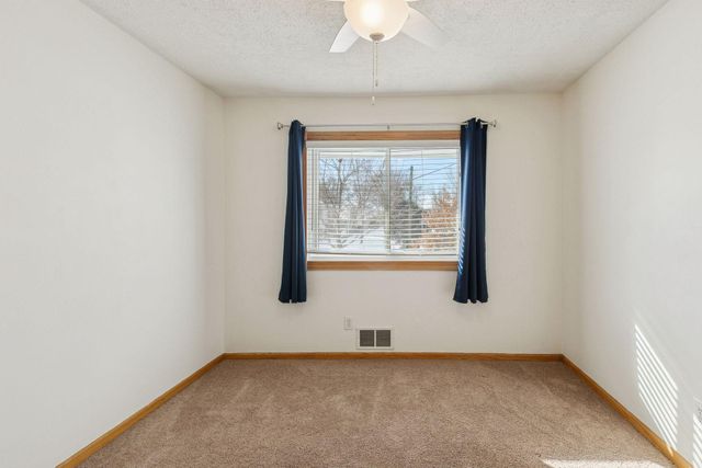 8824 41st Avenue N, New Hope, MN 55427