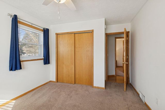 8824 41st Avenue N, New Hope, MN 55427