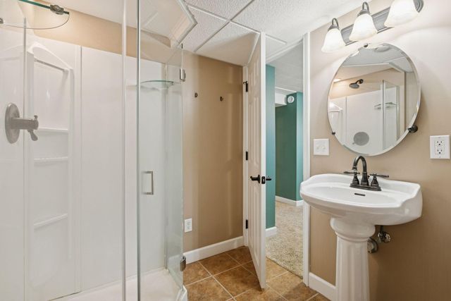 8824 41st Avenue N, New Hope, MN 55427