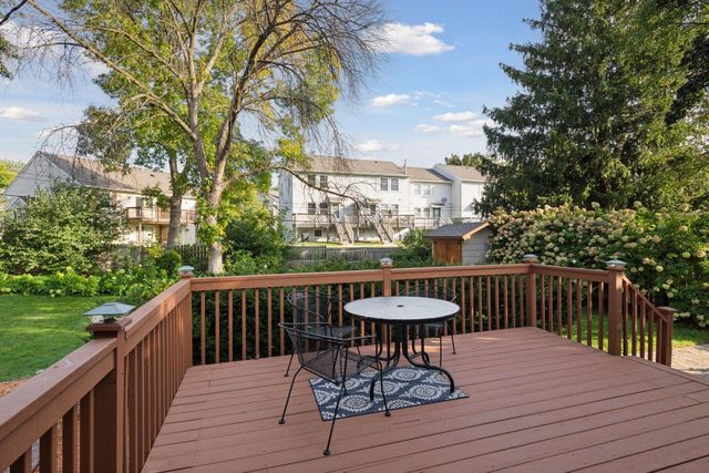 8824 41st Avenue N, New Hope, MN 55427