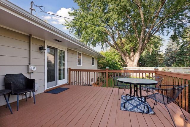 8824 41st Avenue N, New Hope, MN 55427