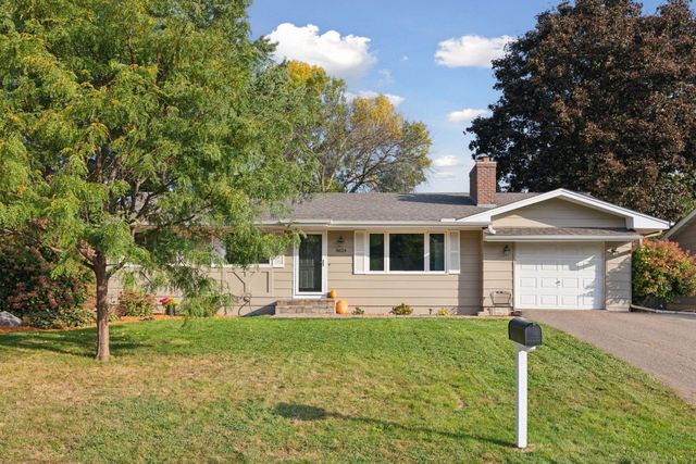 8824 41st Avenue N, New Hope, MN 55427