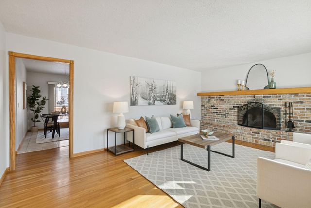 8824 41st Avenue N, New Hope, MN 55427