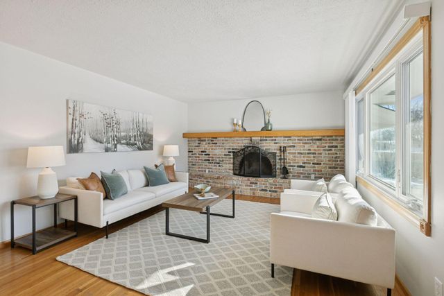 8824 41st Avenue N, New Hope, MN 55427