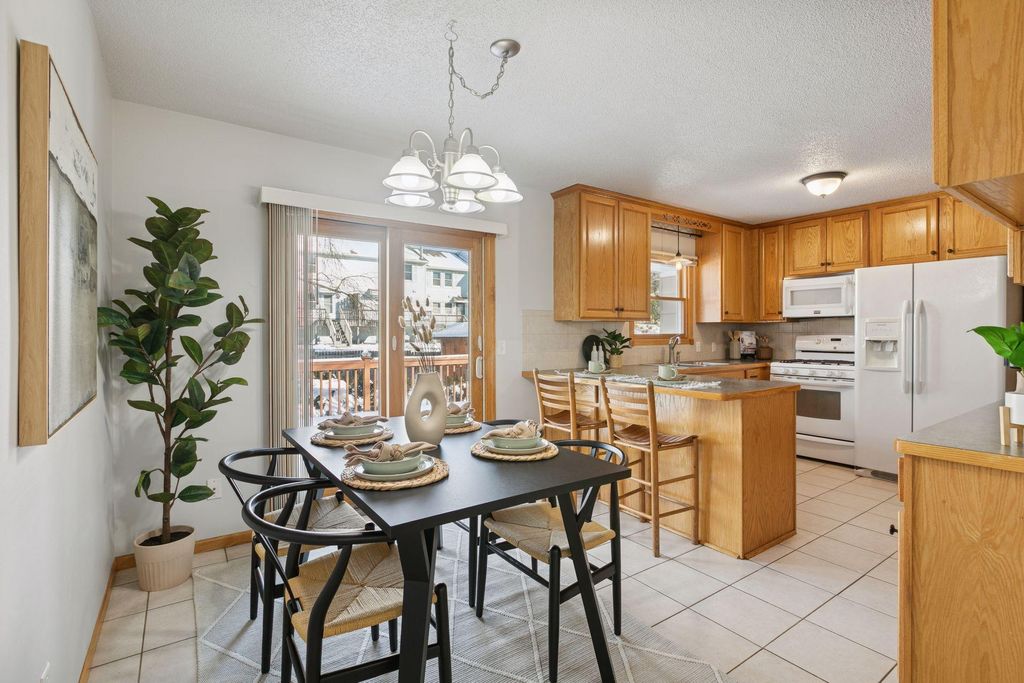 8824 41st Avenue N, New Hope, MN 55427