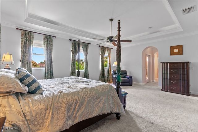 1724 Birdie DR, Naples, FL 34120