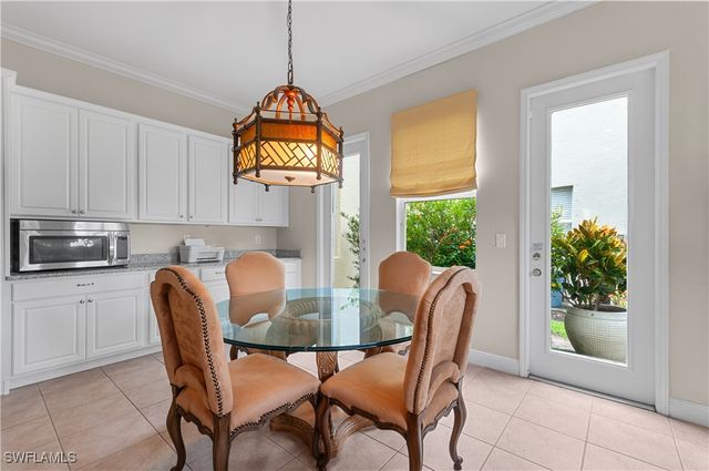 1724 Birdie DR, Naples, FL 34120