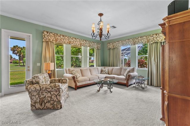 1724 Birdie DR, Naples, FL 34120