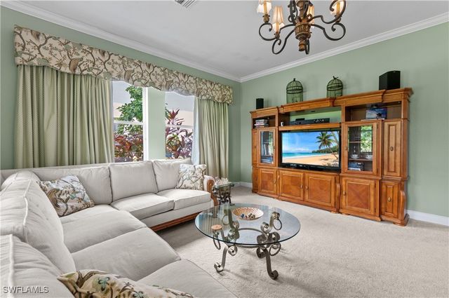 1724 Birdie DR, Naples, FL 34120