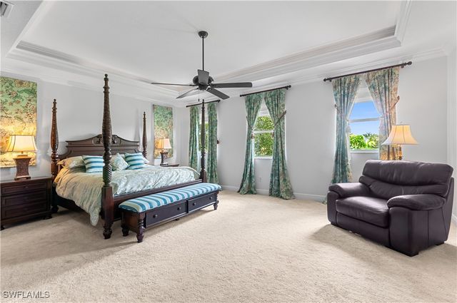 1724 Birdie DR, Naples, FL 34120