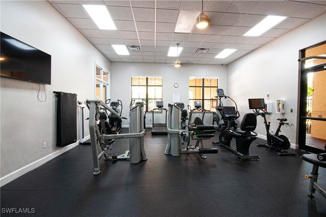 1724 Birdie DR, Naples, FL 34120