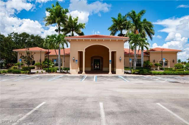 1724 Birdie DR, Naples, FL 34120