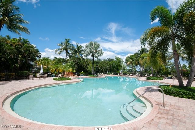 1724 Birdie DR, Naples, FL 34120