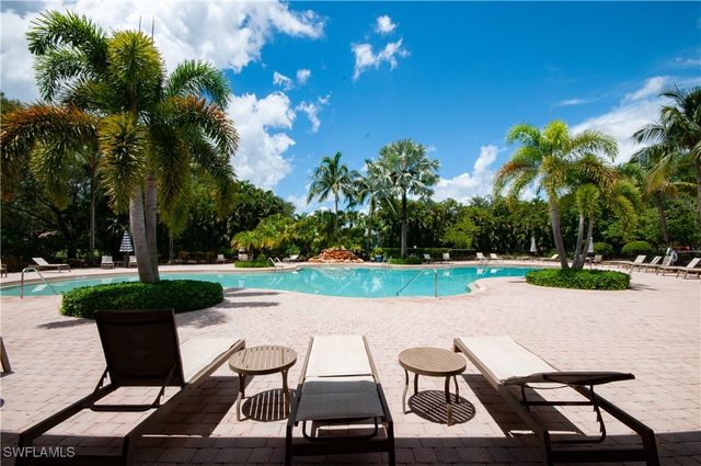 1724 Birdie DR, Naples, FL 34120