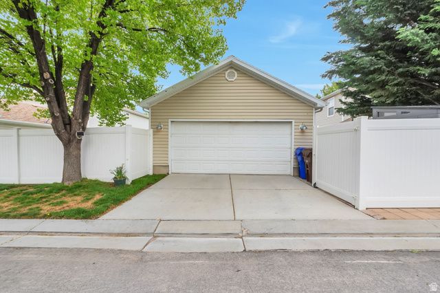 7909 N WEEPING ASH WAY, Eagle Mountain, UT 84005