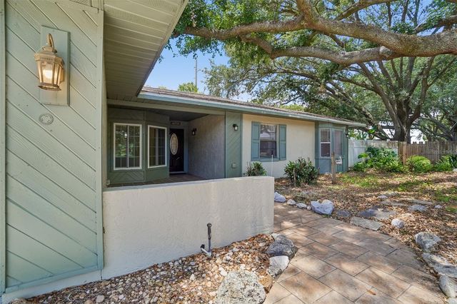 222 LAKEVIEW DRIVE, Auburndale, FL 33823