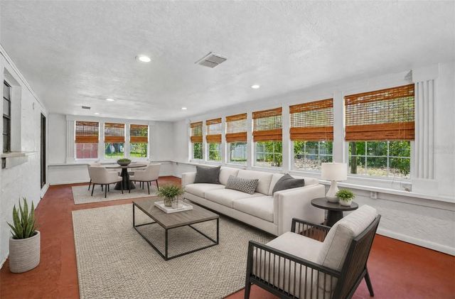 222 LAKEVIEW DRIVE, Auburndale, FL 33823