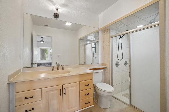 222 LAKEVIEW DRIVE, Auburndale, FL 33823