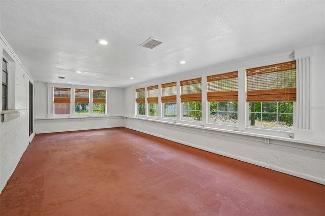 222 LAKEVIEW DRIVE, Auburndale, FL 33823