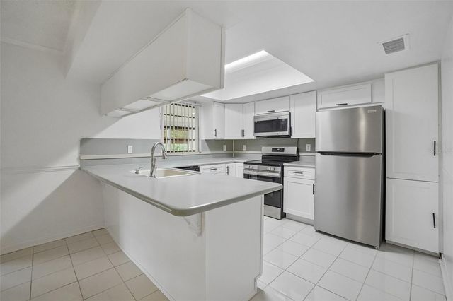 222 LAKEVIEW DRIVE, Auburndale, FL 33823