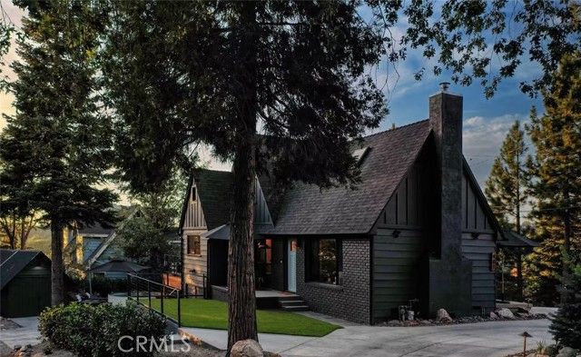 481 Heliotrope Drive, Lake Arrowhead, CA 92352