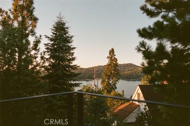 481 Heliotrope Drive, Lake Arrowhead, CA 92352