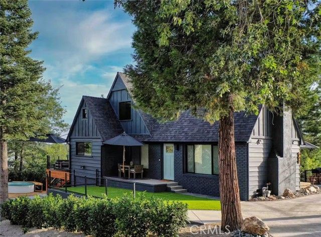 481 Heliotrope Drive, Lake Arrowhead, CA 92352