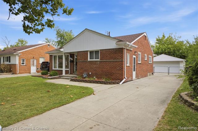 8108 Whitefield Street, Dearborn Heights, MI 48127