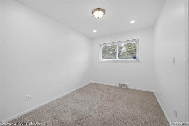 8108 Whitefield Street, Dearborn Heights, MI 48127