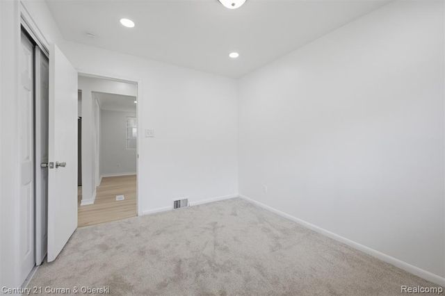 8108 Whitefield Street, Dearborn Heights, MI 48127