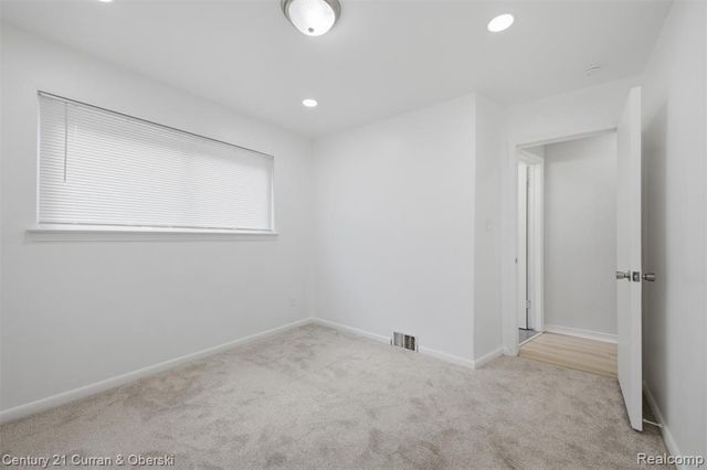 8108 Whitefield Street, Dearborn Heights, MI 48127