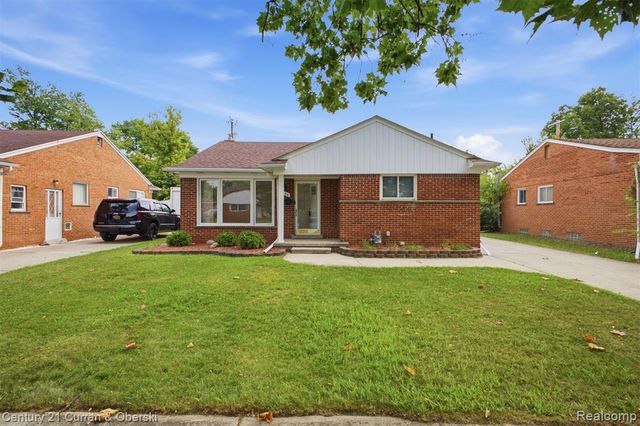 8108 Whitefield Street, Dearborn Heights, MI 48127