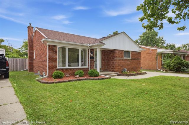 8108 Whitefield Street, Dearborn Heights, MI 48127