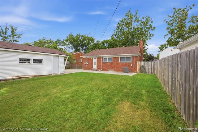 8108 Whitefield Street, Dearborn Heights, MI 48127