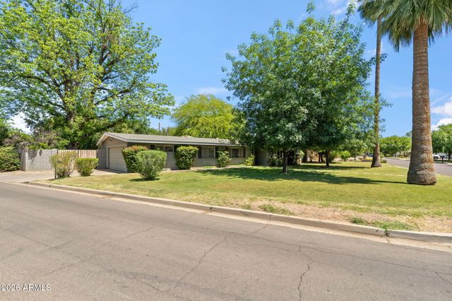 1022 W Las Palmaritas Drive, Phoenix, AZ 85021