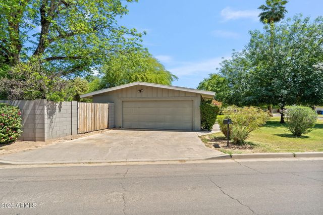 1022 W Las Palmaritas Drive, Phoenix, AZ 85021