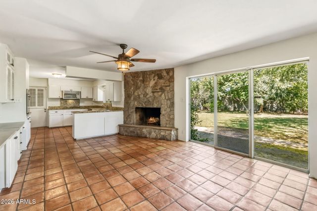 1022 W Las Palmaritas Drive, Phoenix, AZ 85021