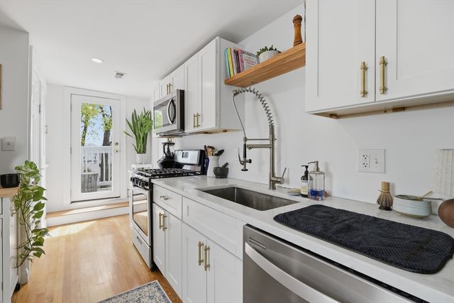 13 Roy Street 3, Swampscott, MA 01907