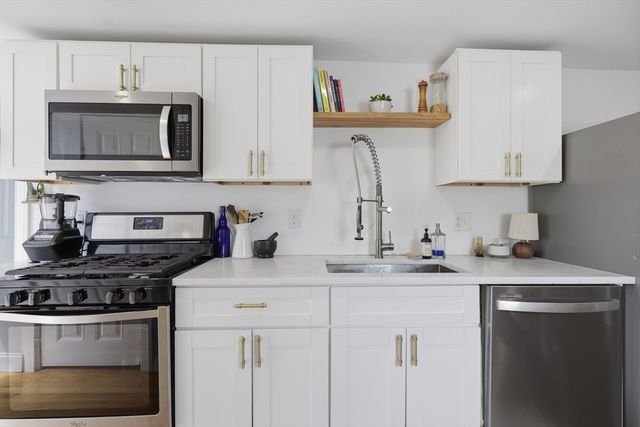 13 Roy Street 3, Swampscott, MA 01907