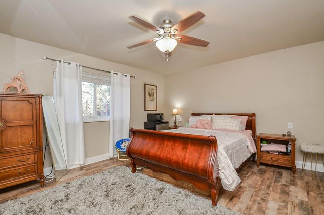 720 Surrey Lane, Simonton, TX 77485