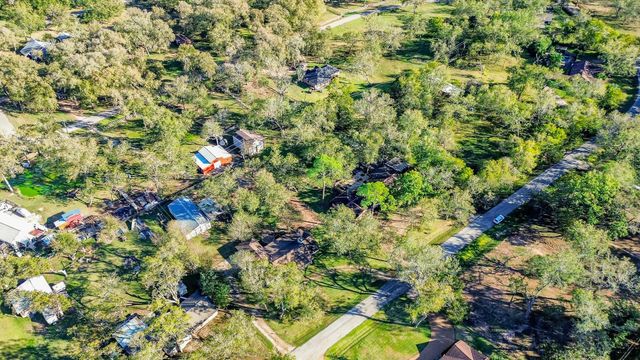 720 Surrey Lane, Simonton, TX 77485