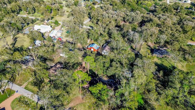 720 Surrey Lane, Simonton, TX 77485