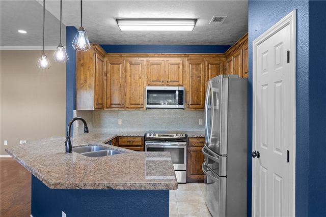 525 Oak Tree Lane, Franklin, TX 77856