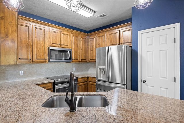 525 Oak Tree Lane, Franklin, TX 77856