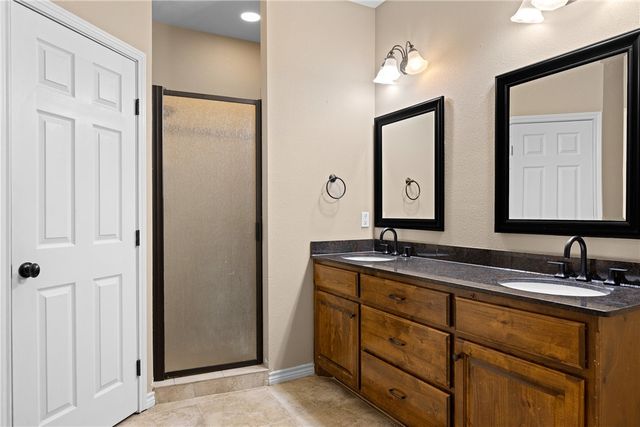 525 Oak Tree Lane, Franklin, TX 77856