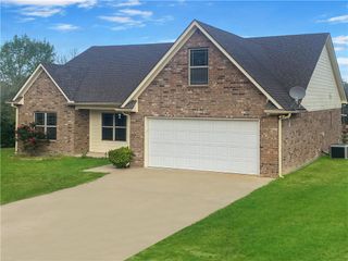 525 Oak Tree Lane, Franklin, TX 77856