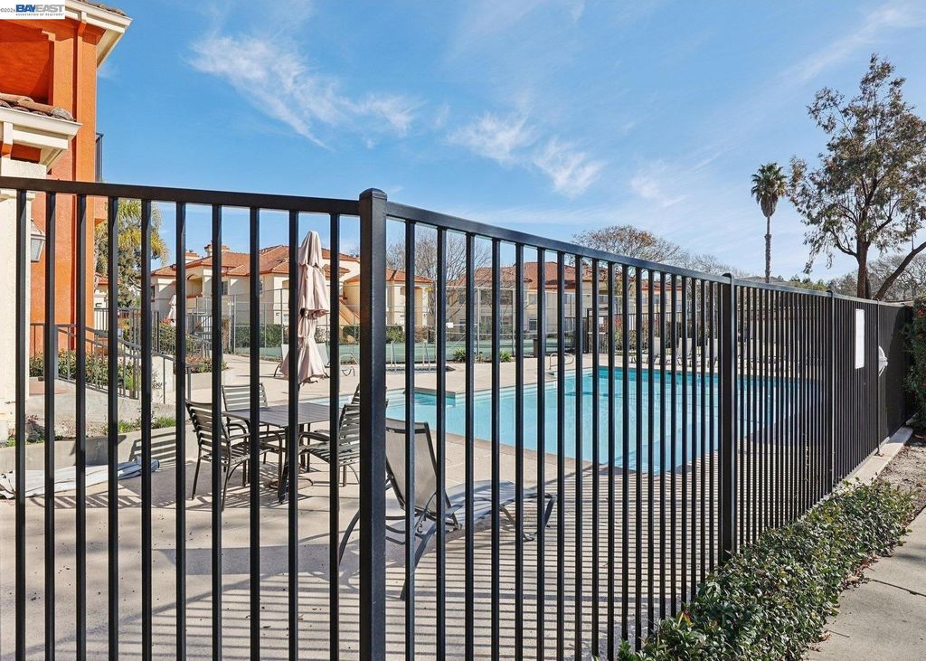 7052 Dublin Meadows St H, Dublin, CA 94568