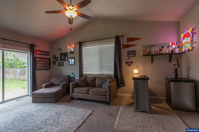 2628 NE Sonora Dr, Albany, OR 97321