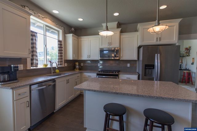2628 NE Sonora Dr, Albany, OR 97321