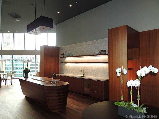 1300 Brickell Bay Drive 1707, Miami, FL 33131